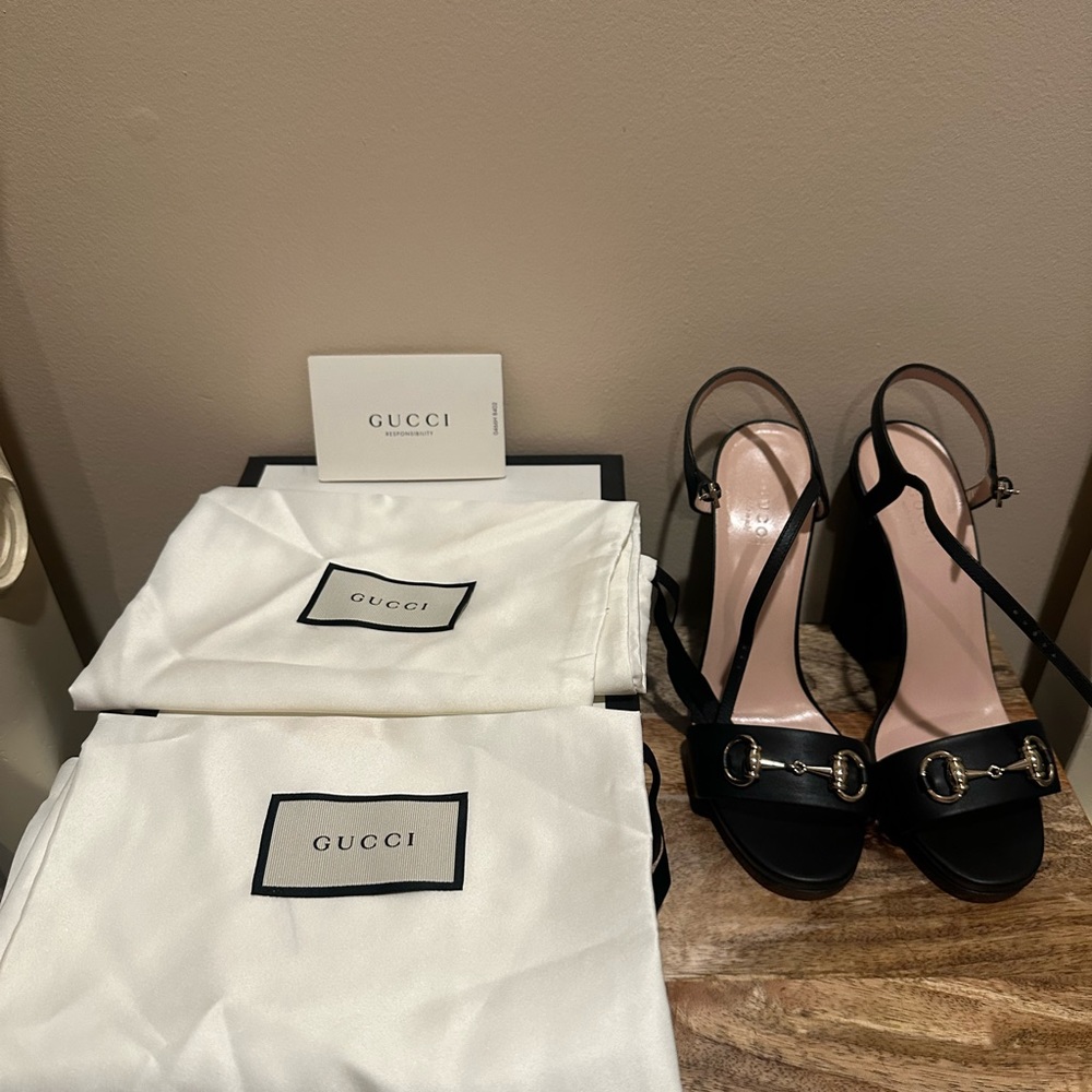 Gucci Black Leather Hoursebit Ankle Strap Open Toe Block Heels Sandals